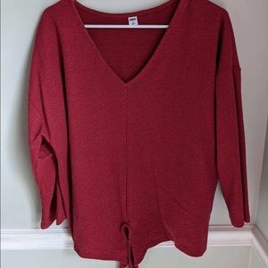 Maroon blouse with tie at the bottom. ❤️